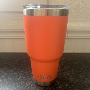 RAMBLER® 30 OZ TUMBLER WITH MAGSLIDER™ LID